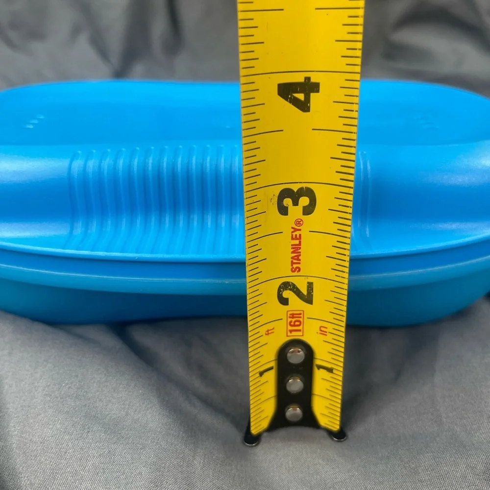 Tupperware Aqua Blue, 2 part Omelet maker 6996A-4
